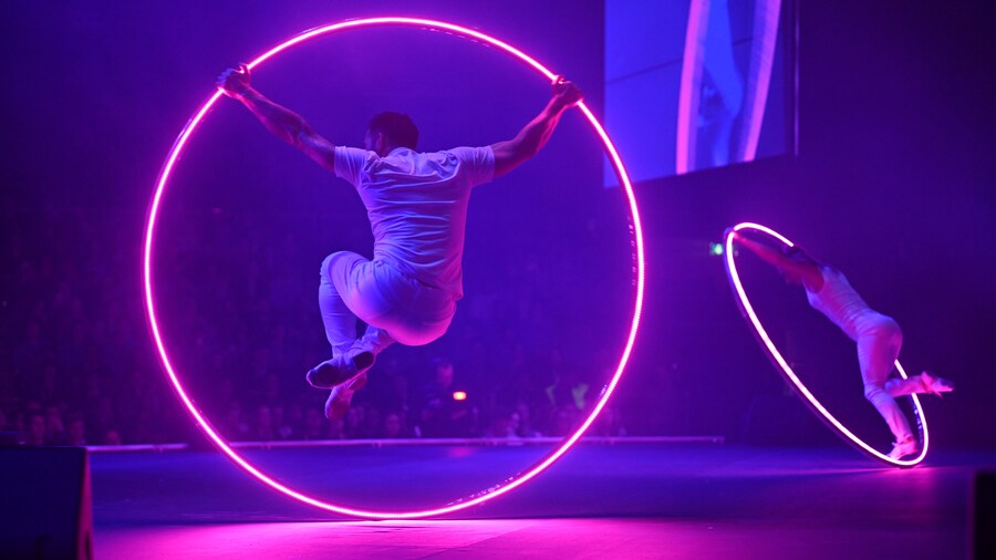 EDEKA U21 TeamAward Showact (Neon/LED-Akrobaten)