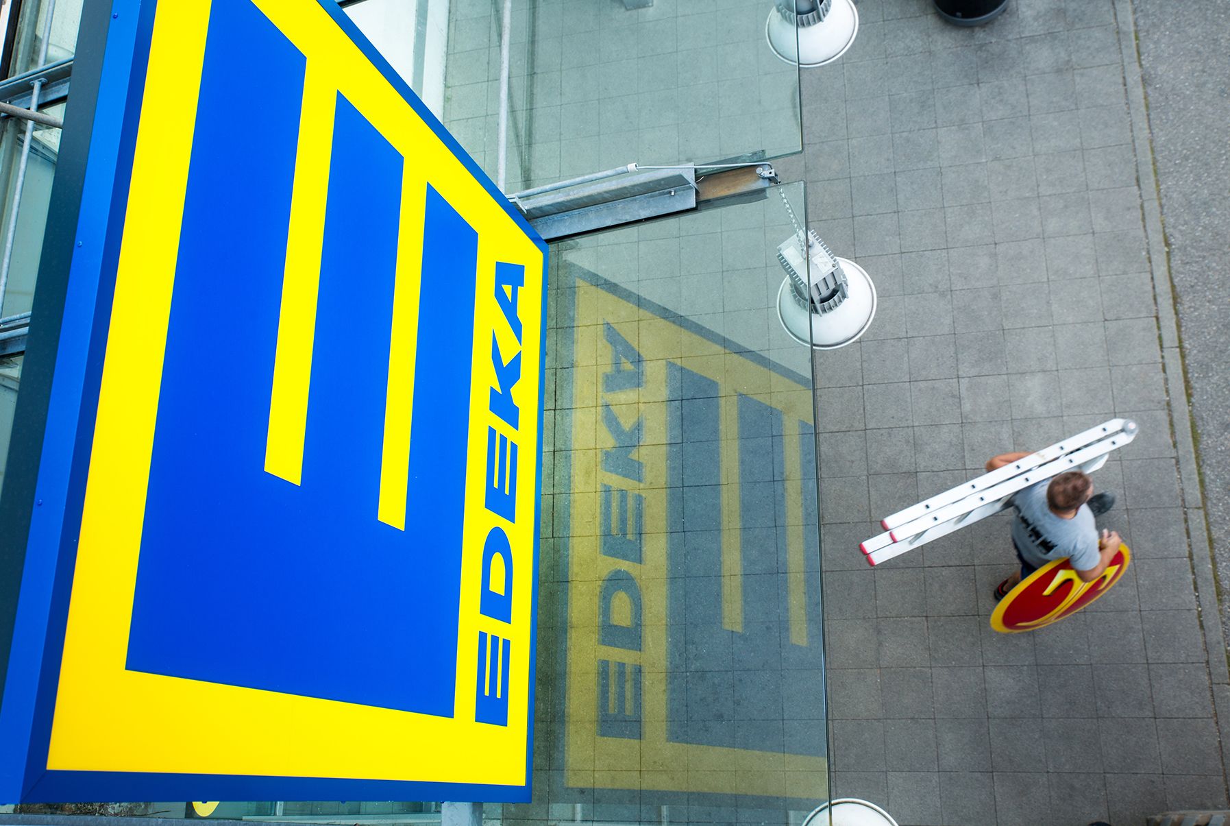 EDEKA Logo Umflaggung