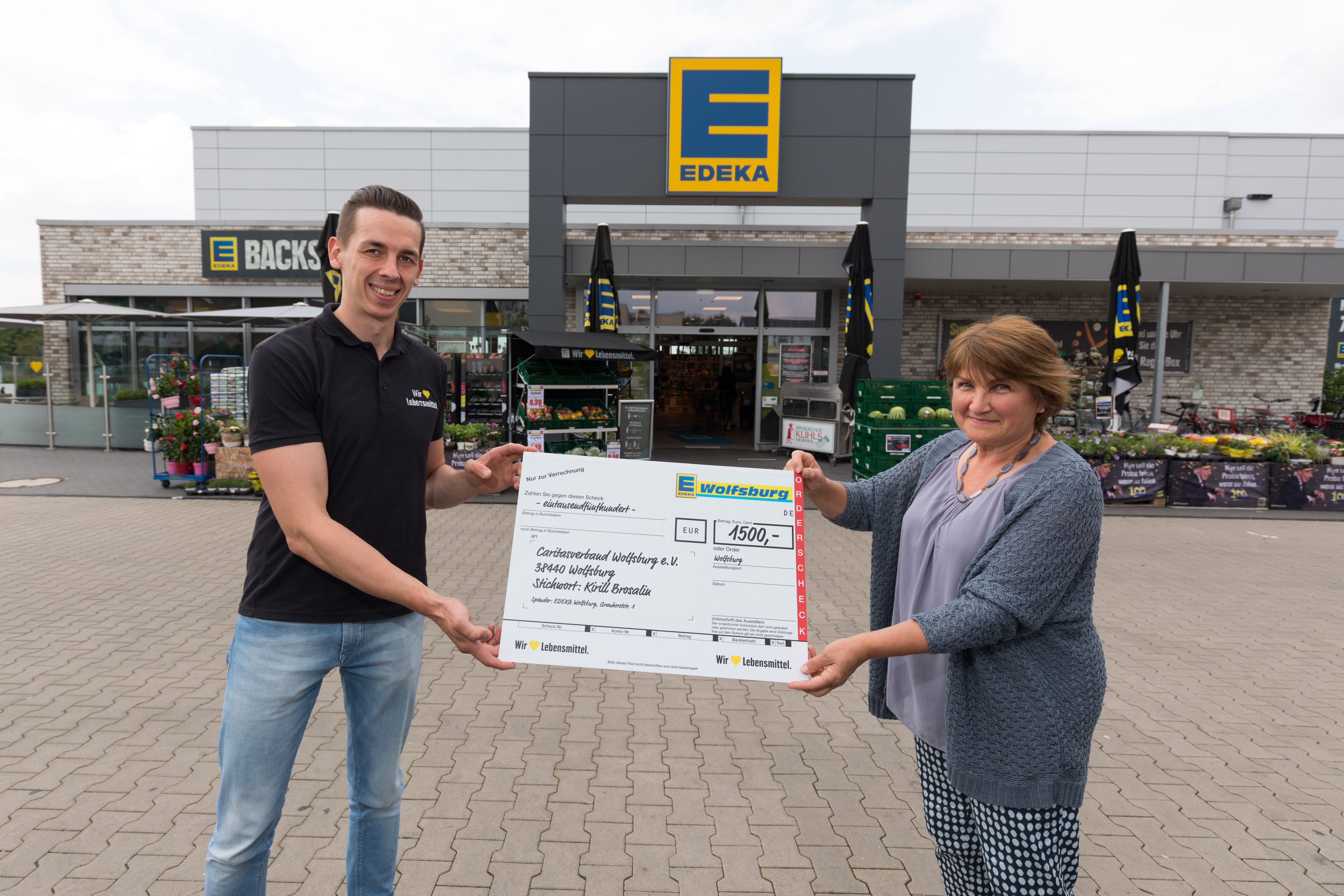 Spendenübergabe EDEKA Grauhorststraße Wolfsburg