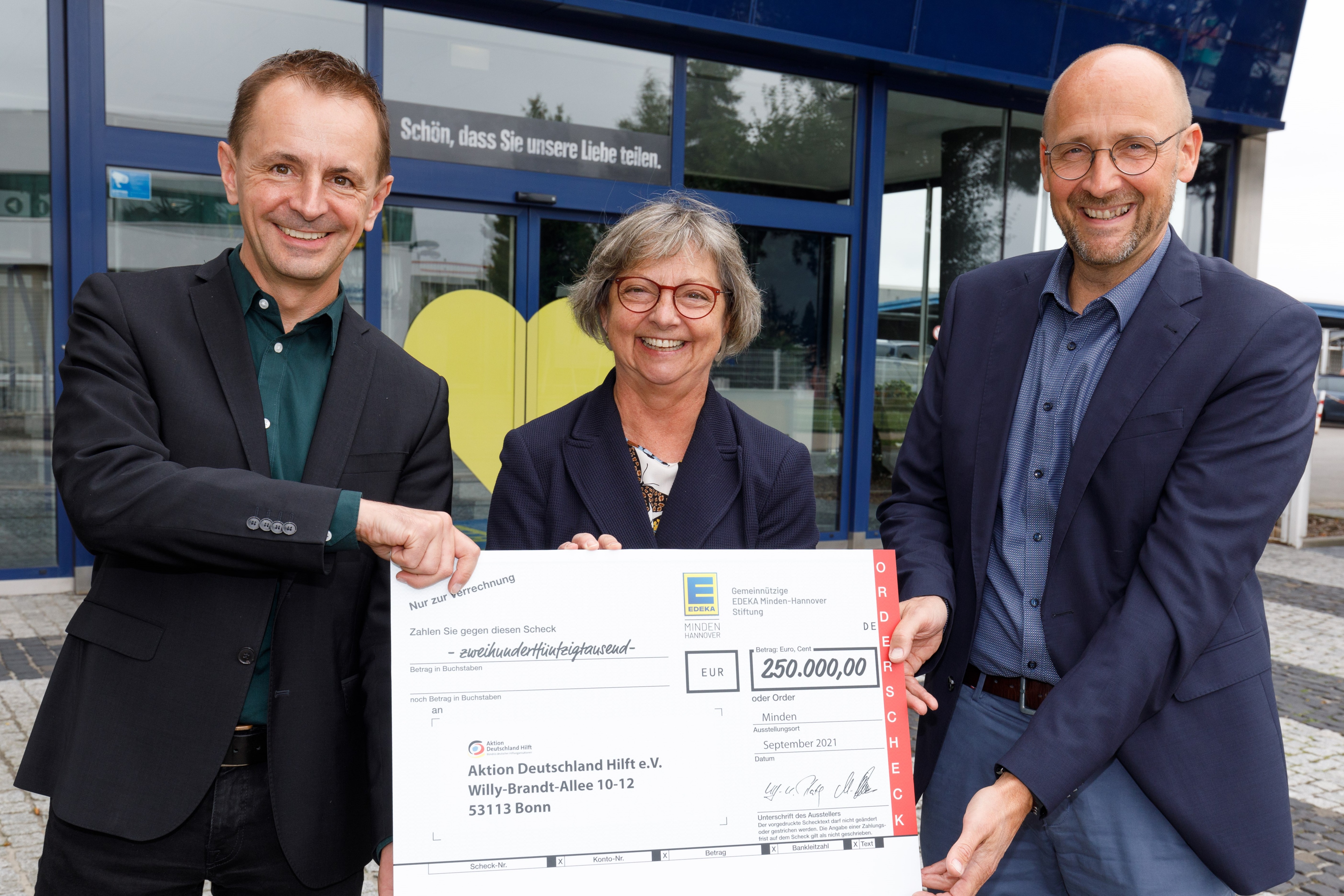 EDEKA Minden-Hannover spendet 250.000 Euro für die Opfer der Hochwasser-Katastrophe