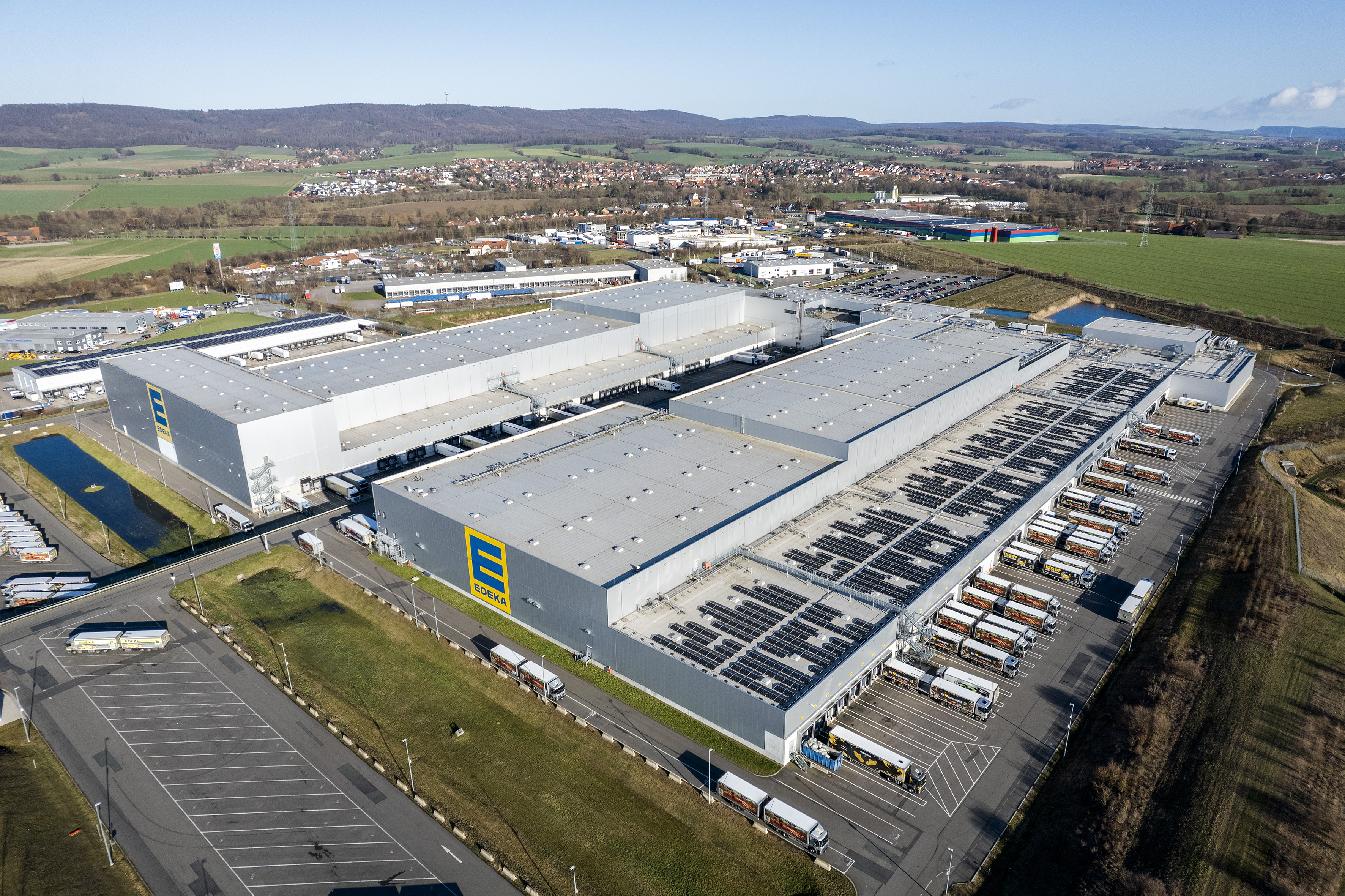 Lauenau, Logistik