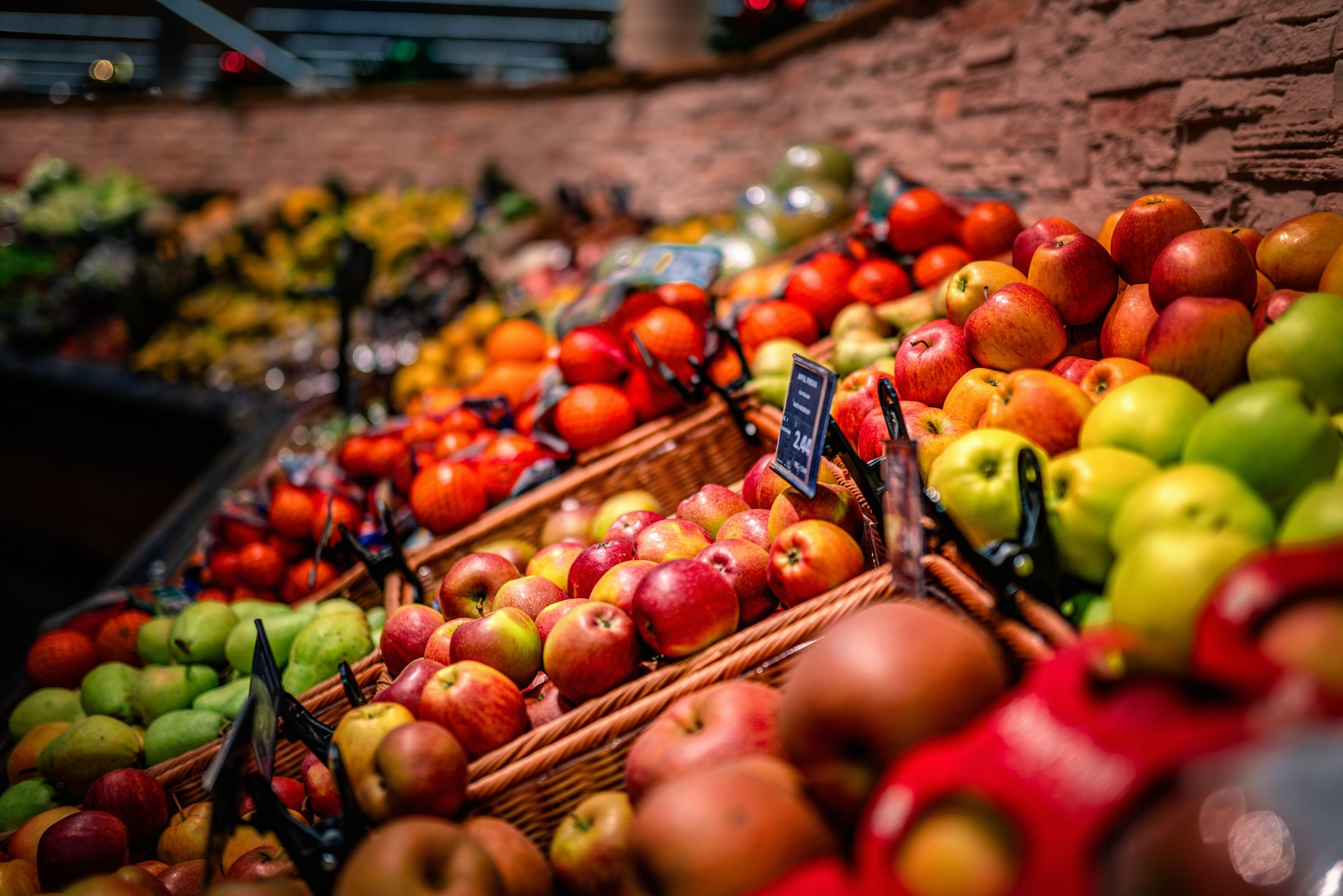 Obst- und Gemüseabteilung im EDEKA Summerer