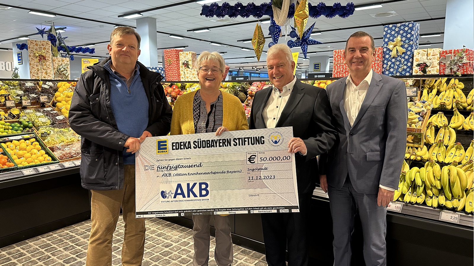 Spendenübergabe EDEKA Südbayern Stiftung an die AKB.