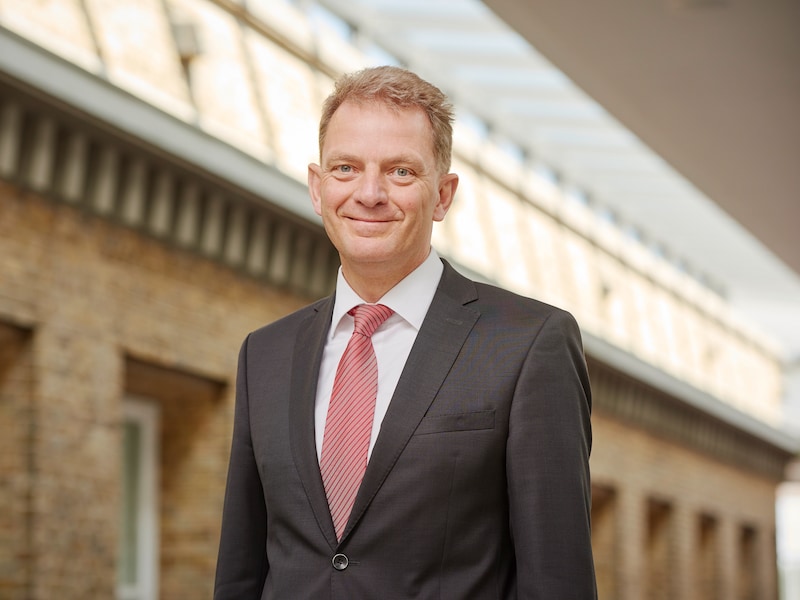 Porträtfoto von Rainer Wülbern, Geschäftsbereichsleiter Expansion & Standortsicherung