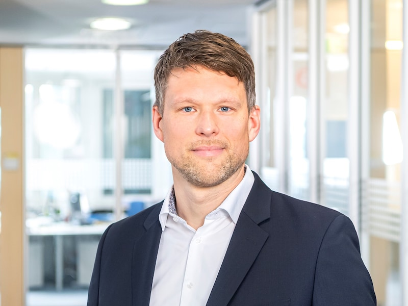 Porträtfoto von Klas Mahlstedt, Geschäftsbereichsleiter Logistik bei EDEKA Nord