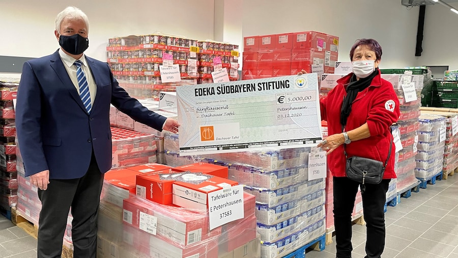 Spendenübergabe Dachauer Tafel