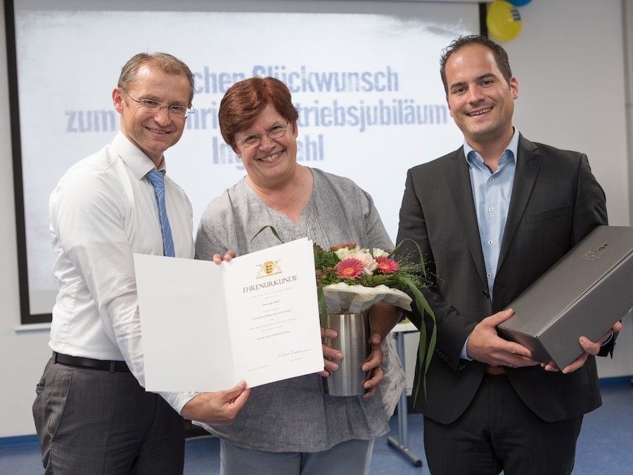 EDEKA Südwest ehrt Inge Stahl für 50 Jahre Betriebszugehörigkeit