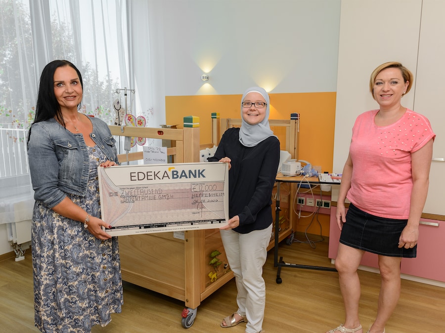 EDEKA Südwest: Mitarbeiter unterstützen Bärenfamilie GmbH in Heppenheim