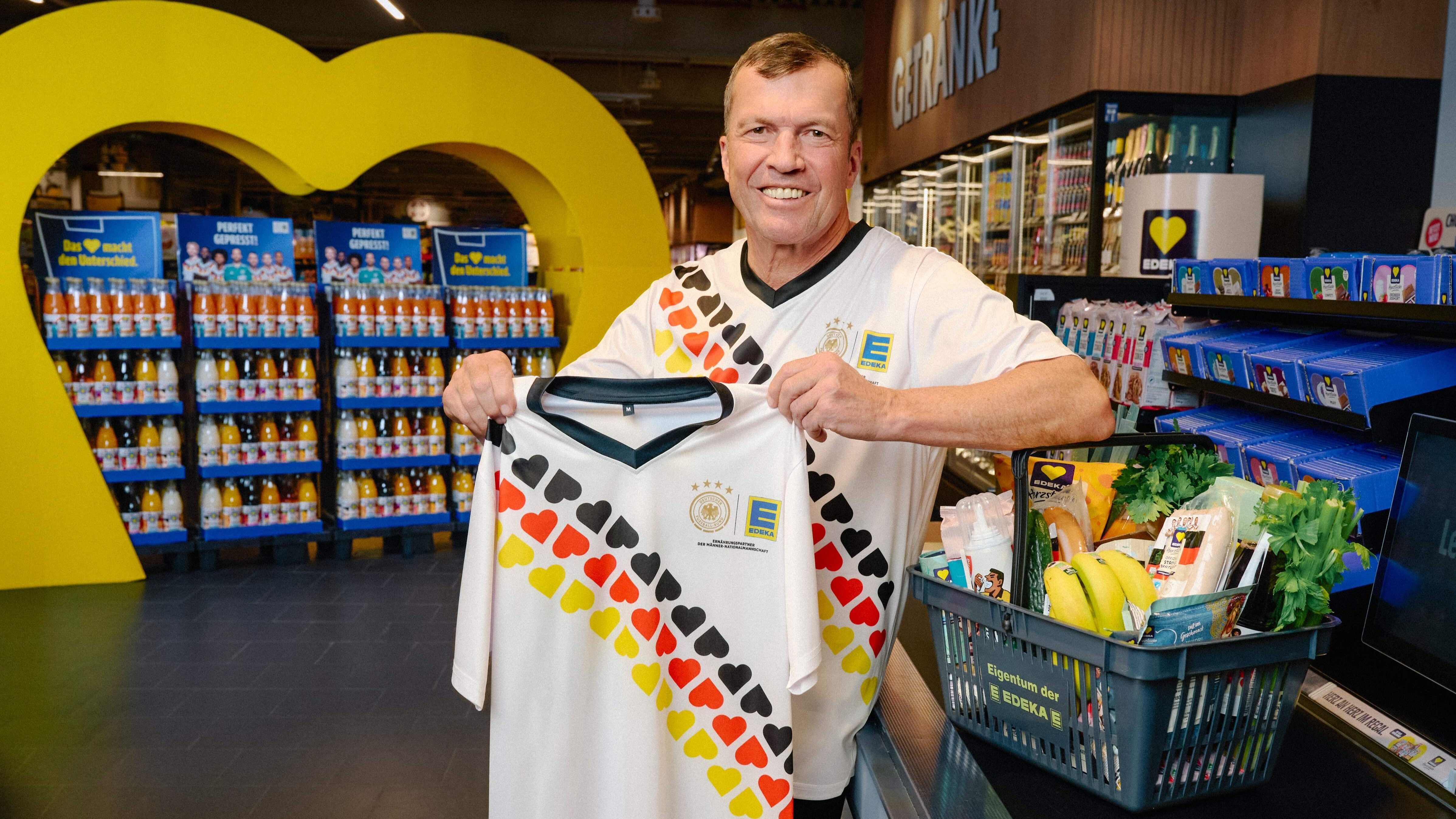 Exklusiv im Lebensmitteleinzelhandel: EDEKA startet als Ernhrungspartner  der Mnner-Nationalmannschaft die groe WM-Offensive