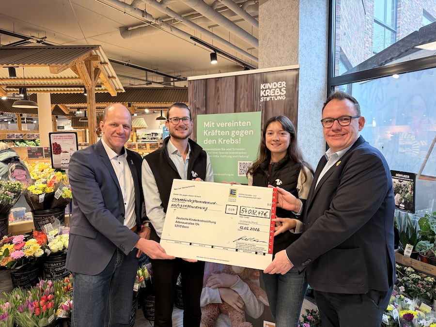 Alexander Bahn (l.), Vorstandsmitglied der Deutschen Kinderkrebsstiftung, Dirk Grosse-Wortmann